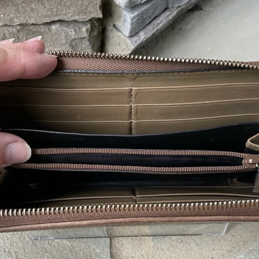 Gucci GG Brown Leather Zip Around Wallet - Picture 5 of 6